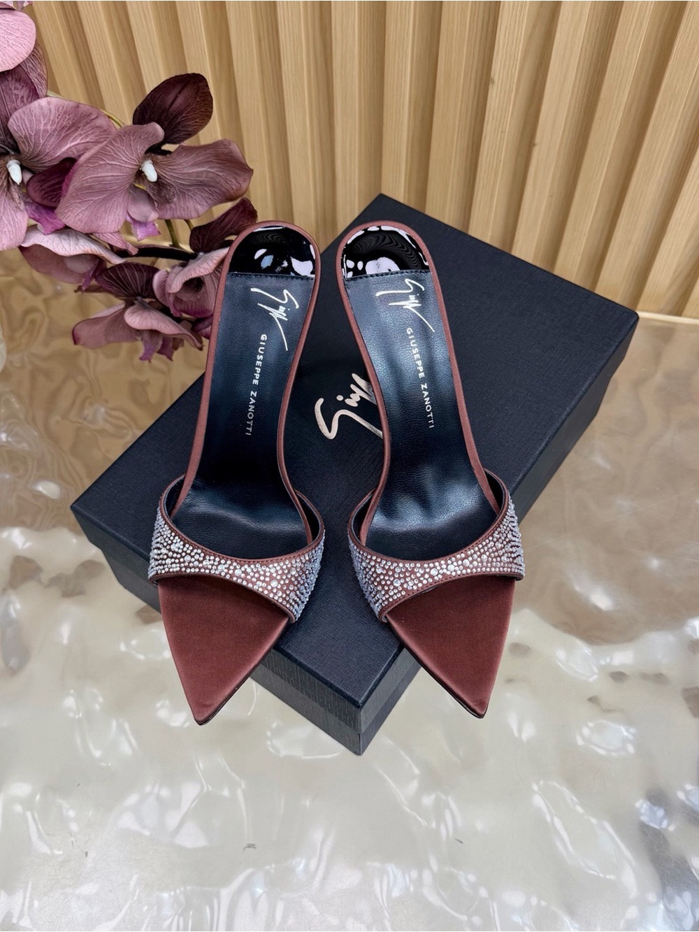 Giuseppe Zanotti Brown Pointed Crystal-Embellished Mules - Picture 4 of 10